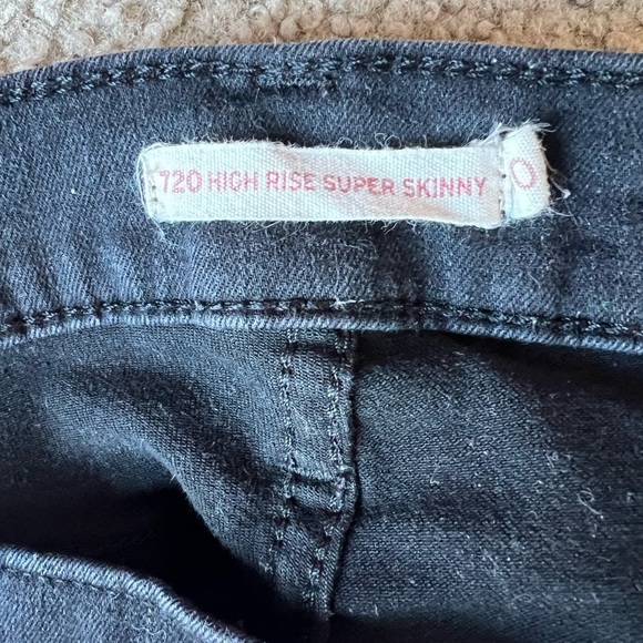 Woman’s Levi’s 720 High Rise Super Skinny - Picture 2 of 5